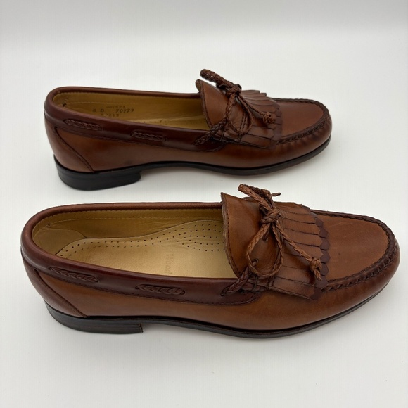 Allen Edmonds Woodstock Tan/Mahogany Leather Tie/Tassel Accent Slip On Loafer - Picture 4 of 15
